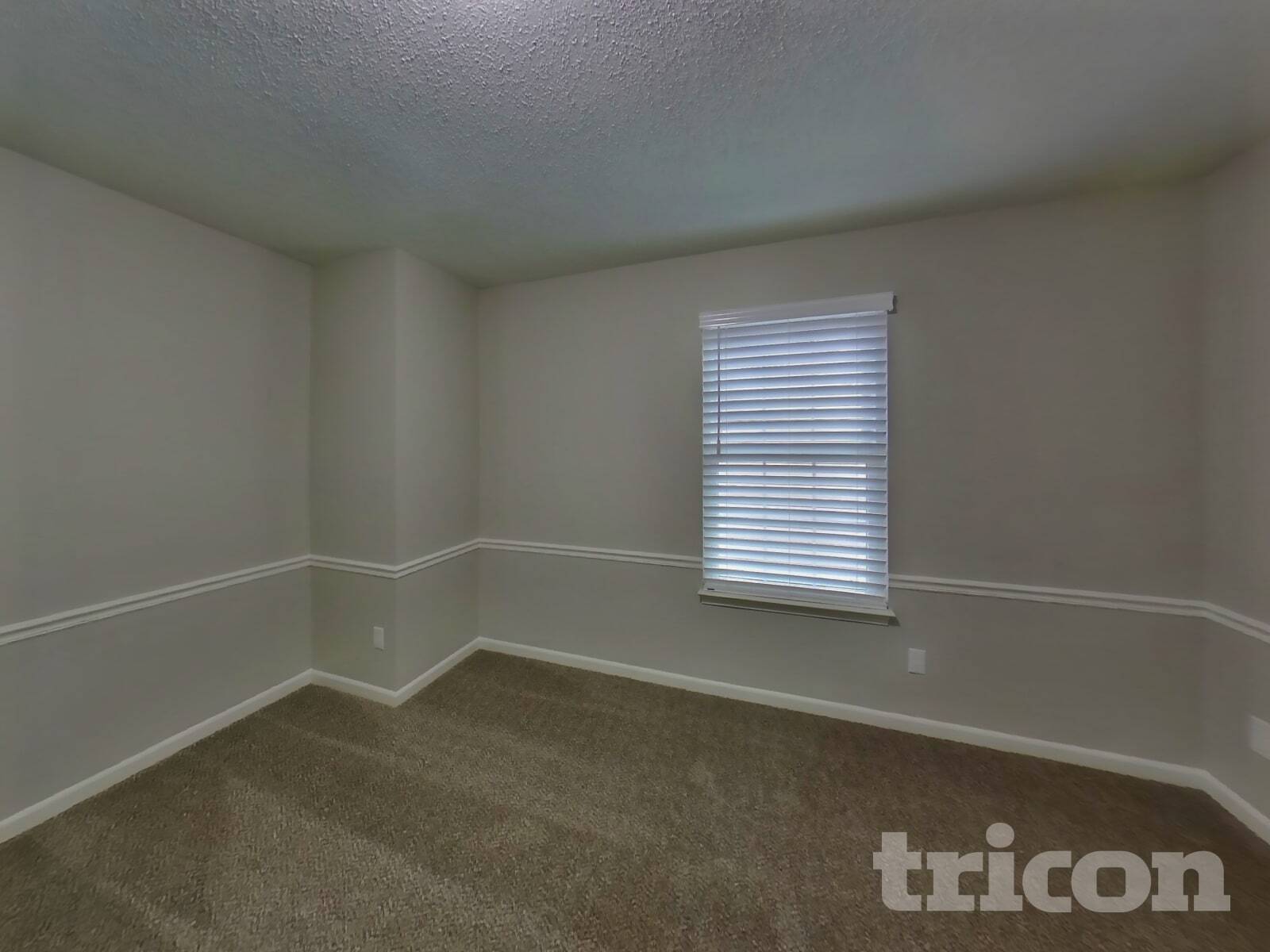 Building Photo - 350 Sunburst Ln