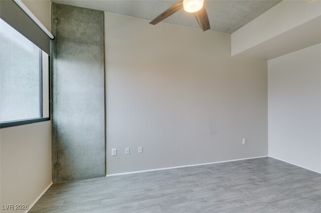 Building Photo - 353 E Bonneville Ave