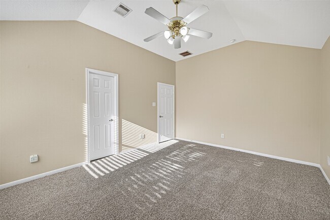 Building Photo - 3343 Apple Dale Dr