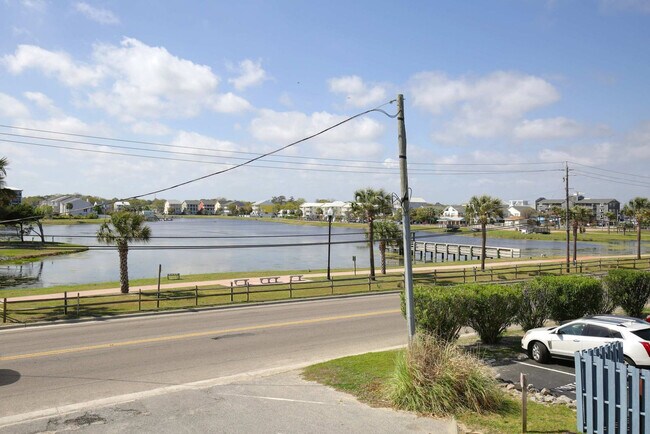 Building Photo - 608 Carolina Beach Ave S