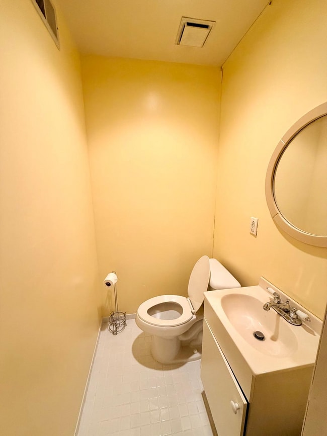 Building Photo - 3015 Belgrade St