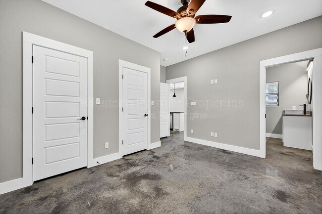 Building Photo - 1507 S 7th Ave