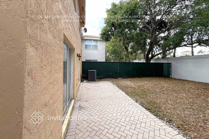 Building Photo - 9337 NW 55th St