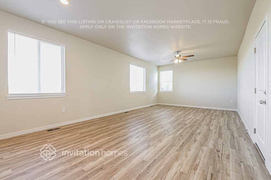 Building Photo - 850 Mesic Ln