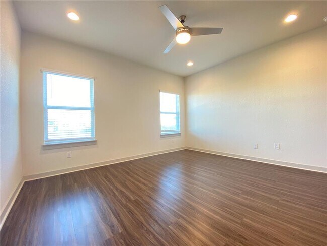 Building Photo - 5121 Vanner Path