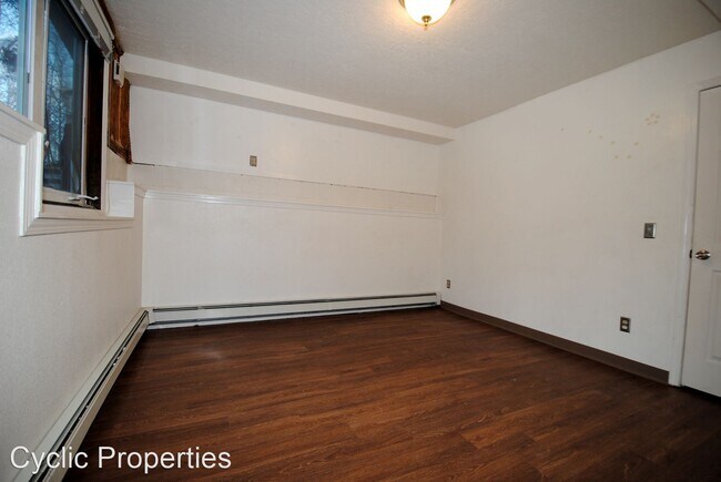 Building Photo - 4 br, 2 bath House - 2431 Schutzen