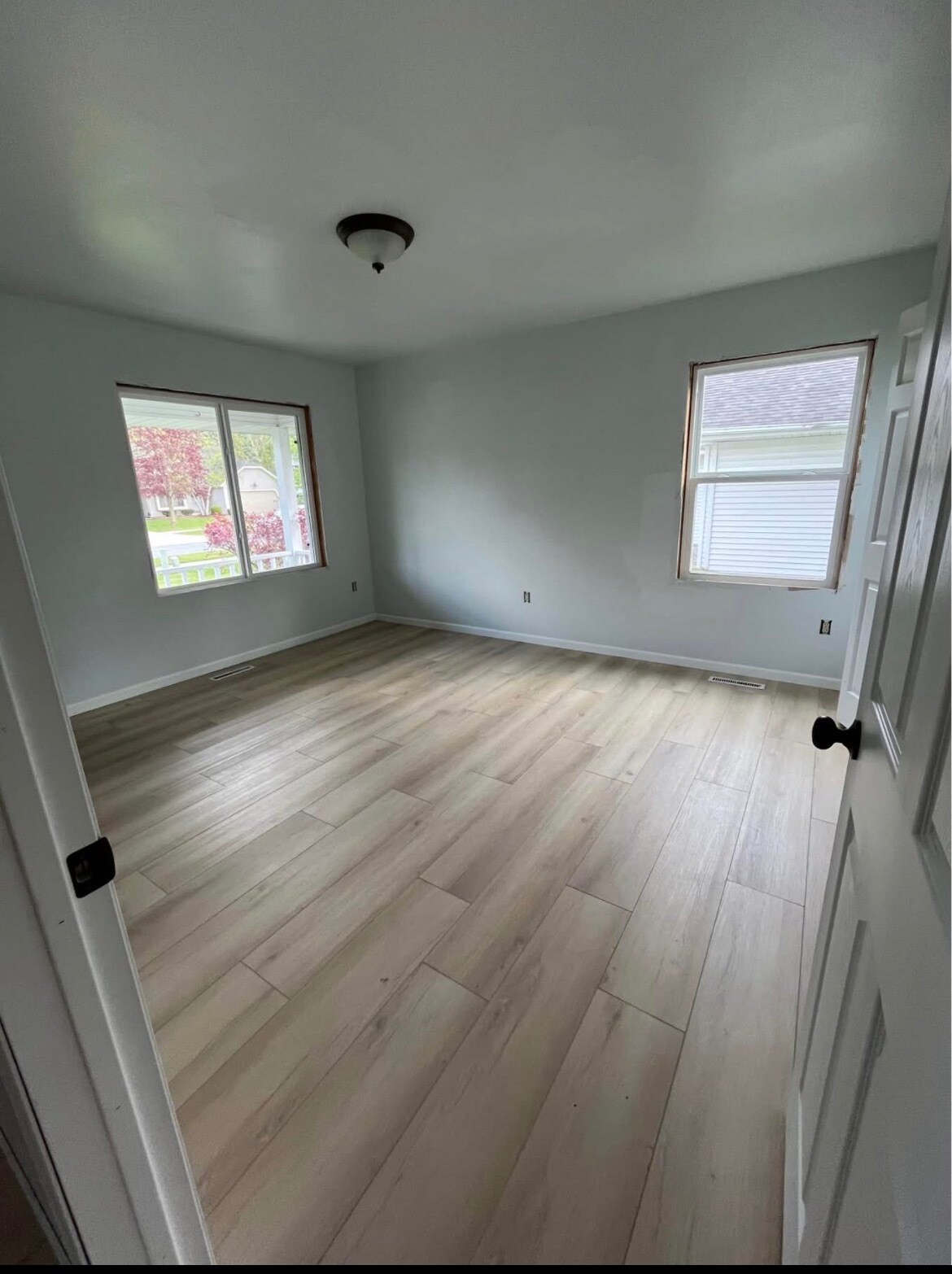 Building Photo - 705 Plainfield Ct