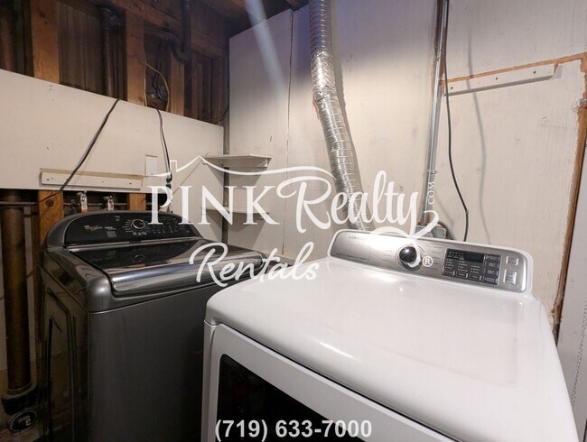 Building Photo - 2534 Ivanhoe Dr