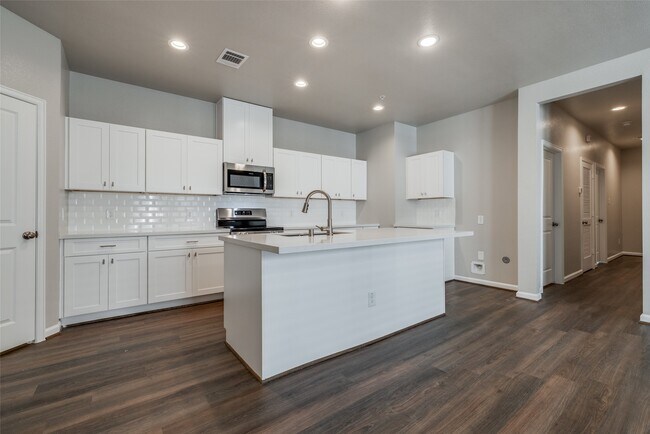 Building Photo - 123 Pk Pl Cir