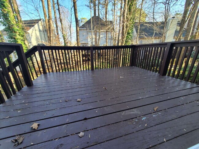 Building Photo - Fenced Yard