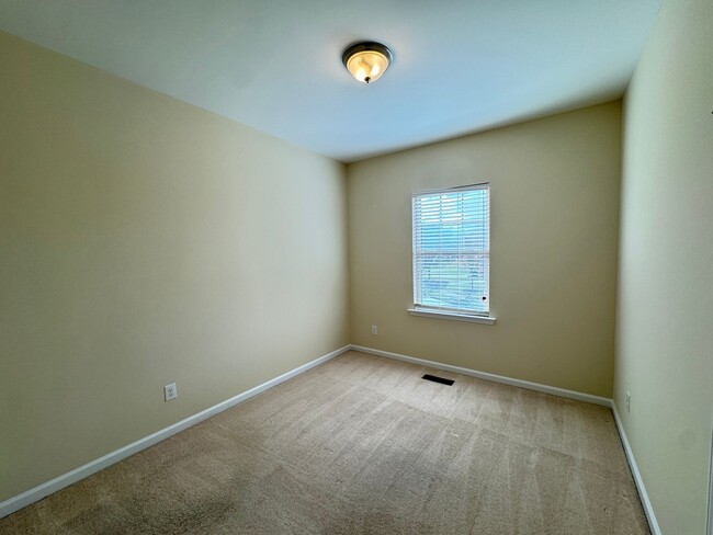 Building Photo - 3 Bed | 2.5 Bath Cary Townhome