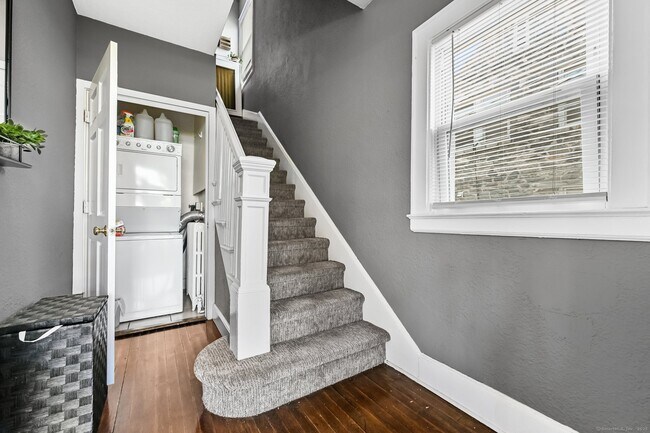 Building Photo - 307 Hamilton Ave