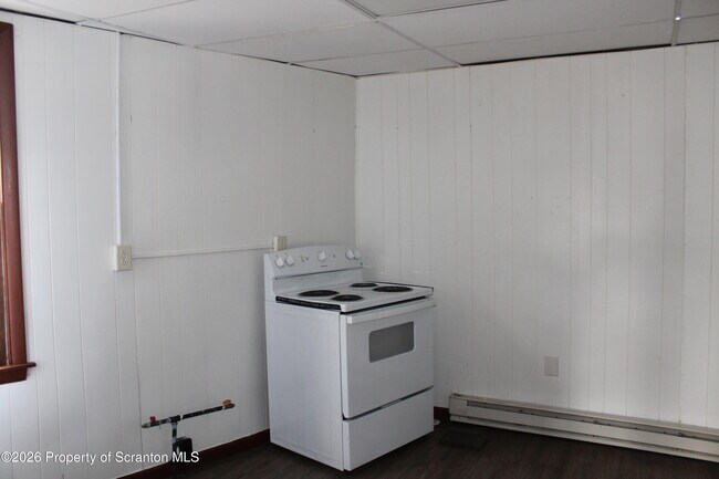 Building Photo - 61 Fallbrook St