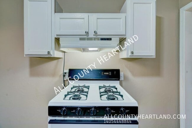 Building Photo - 3326 Willow Creek Dr