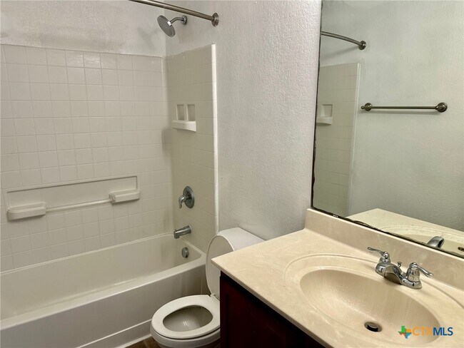 Building Photo - 135 Rush Haven