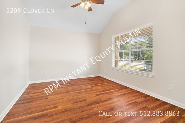 Building Photo - 2209 Clover Ln