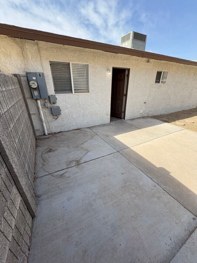 Building Photo - 5230 E Owens Ave