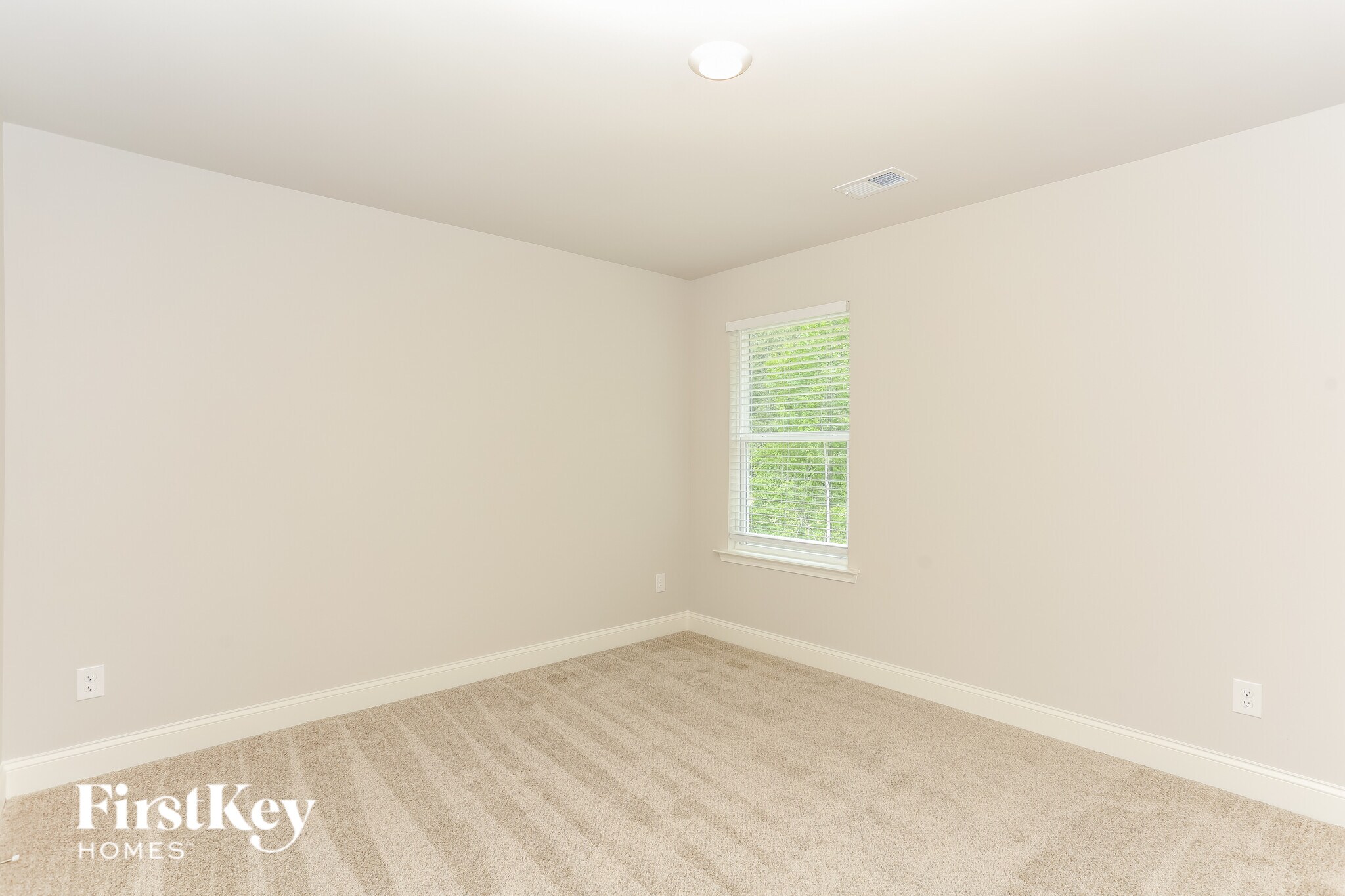 Building Photo - 208 Cheshire Dr