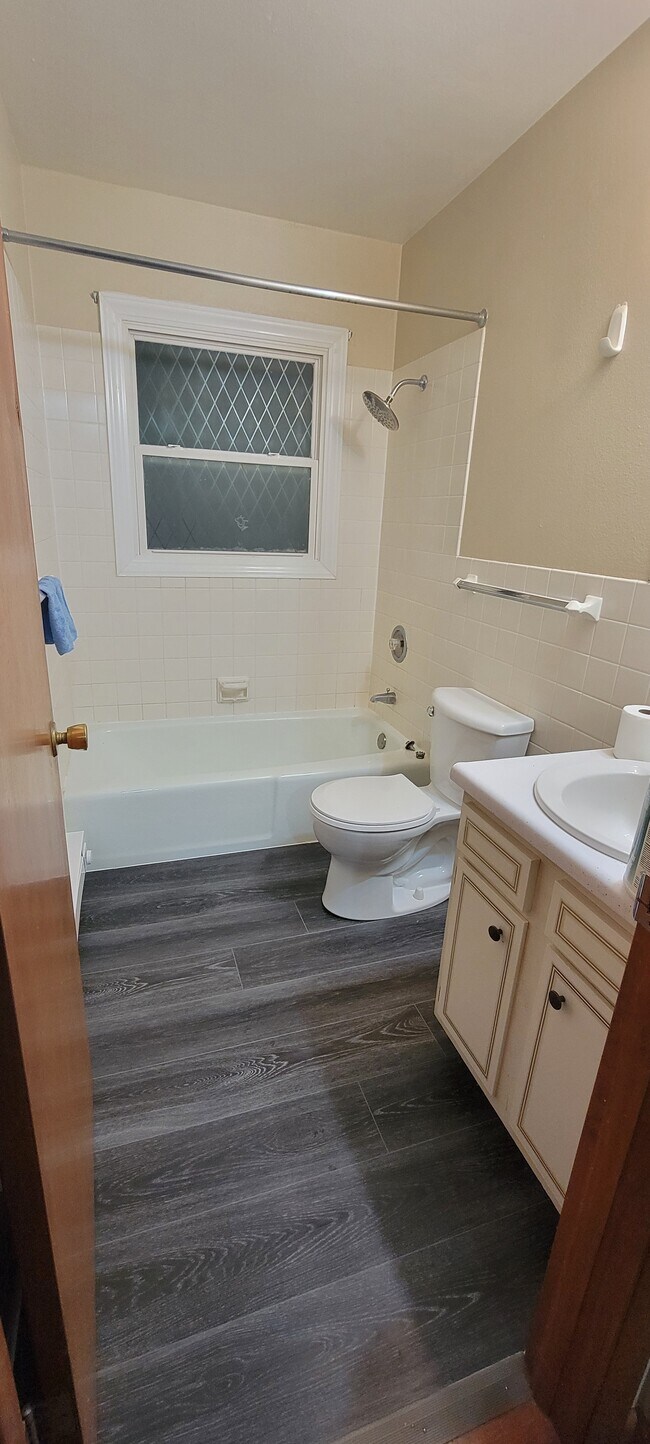 Building Photo - 3374 Stein Blvd