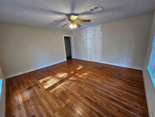 Building Photo - 603 Landrum