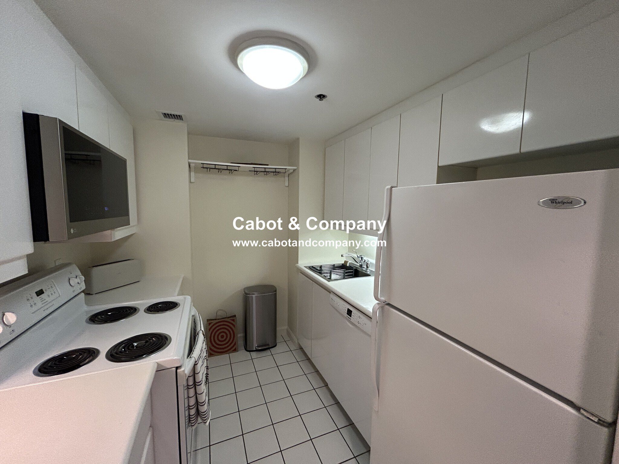 Building Photo - 170 Tremont St