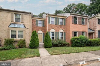 Building Photo - 5465 Cheshire Meadows Way