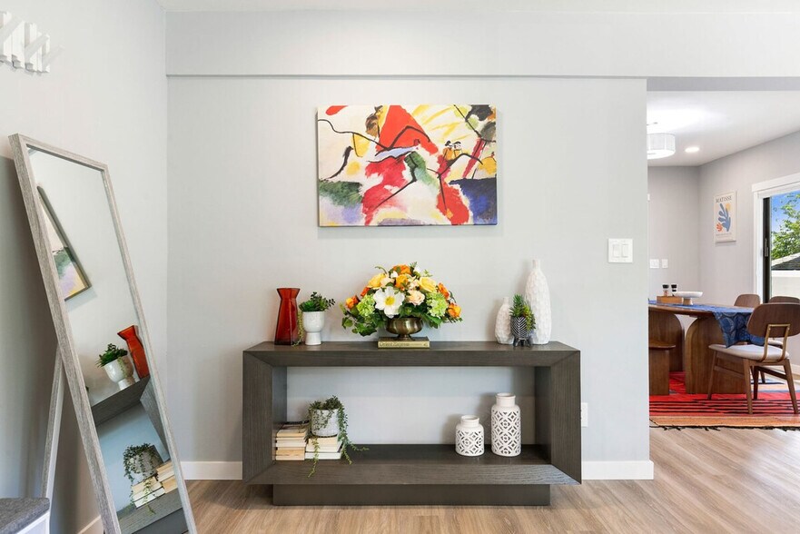 Building Photo - 4042 1st Ave NE