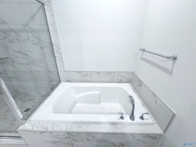 Building Photo - 6065 Gardner Maples Dr SE