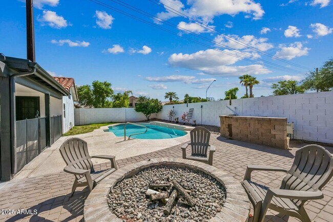 Building Photo - 4627 E White Aster St