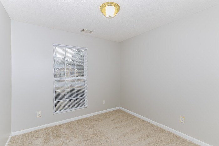Building Photo - 3322 Sugarberry Dr