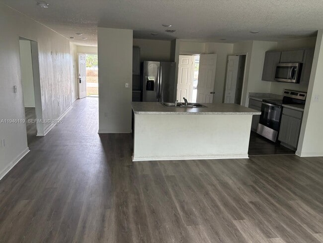 Building Photo - 579 NW North Macedo Blvd