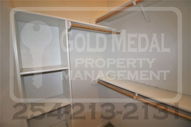 Building Photo - 4505 Cambridge Dr