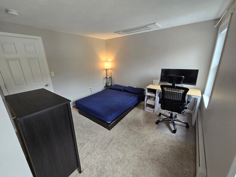 Bedroom 3 - 16 Knoll Rd