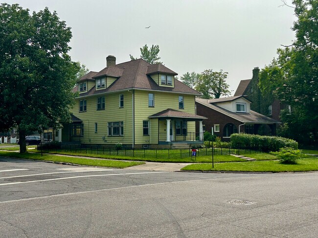 Primary Photo - 2086 Marlindale Rd