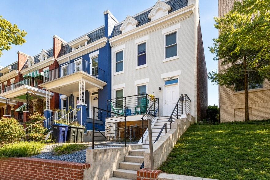 Building Photo - 2919 11th St NW