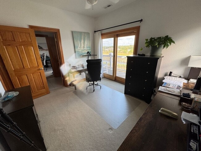 Building Photo - Top Floor Condo with Stunning Sound Views
