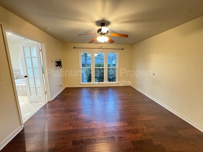 Building Photo - 1886 Benson Ave SE