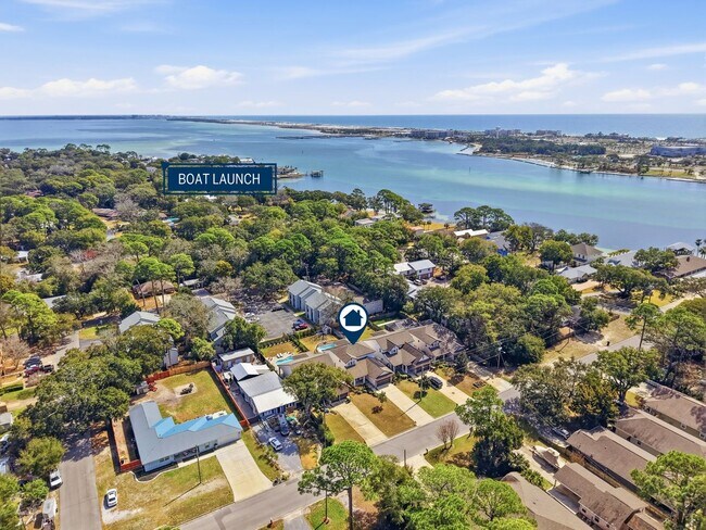 Building Photo - Stunning 4 Bedroom Home with Solar Energy & Private Pool!