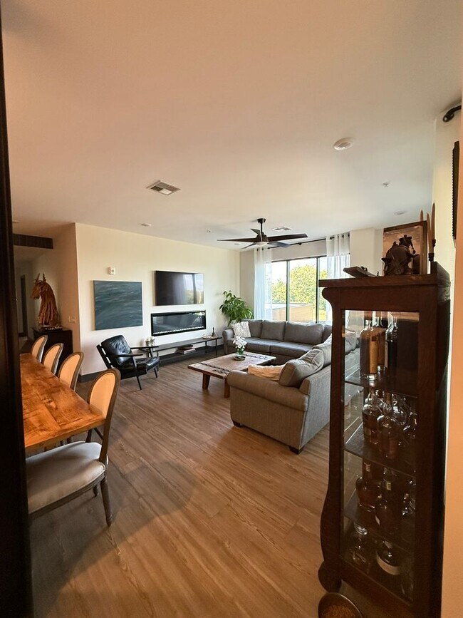 Building Photo - 100 Quartz Knl