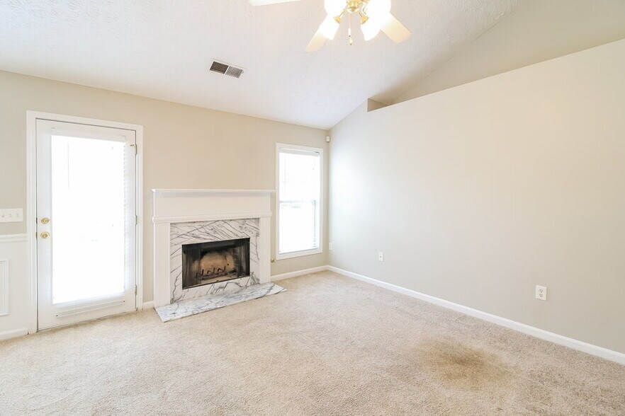 Building Photo - 180 Lake Cove Approach