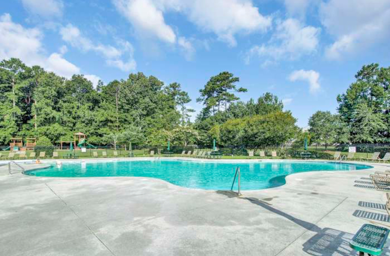 Community swimming pool - 323 Edenton Rd