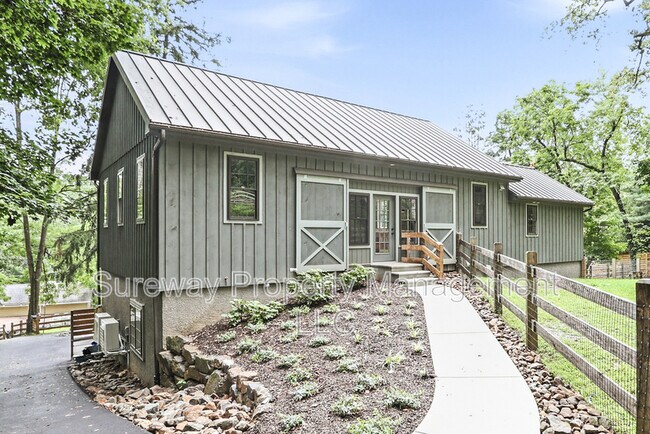 Building Photo - 5565 Pennell Rd