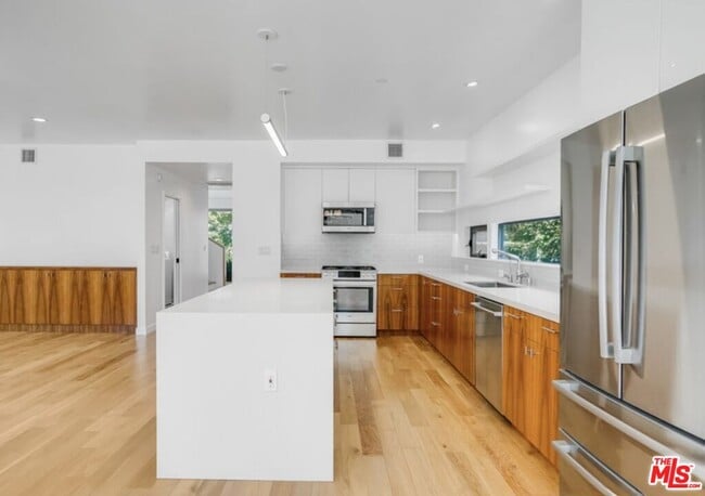 Building Photo - 3641 Greenwood Ave