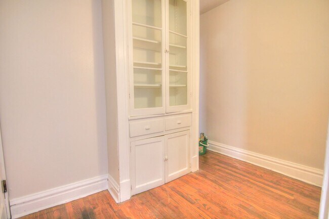 Building Photo - 3153 Magnolia Ave