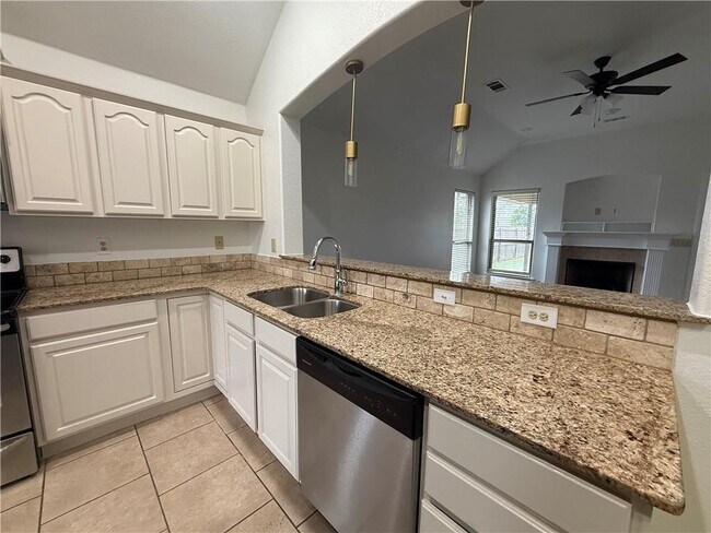 Building Photo - 3031 N Bentley Ridge