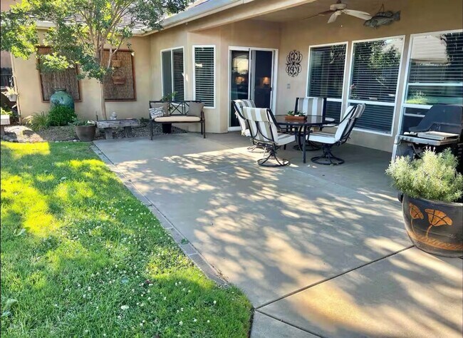 Building Photo - 4 Bedroom Home for Rent in Chico CA | 3 Bathrooms, Fireplace, Yard & Garage