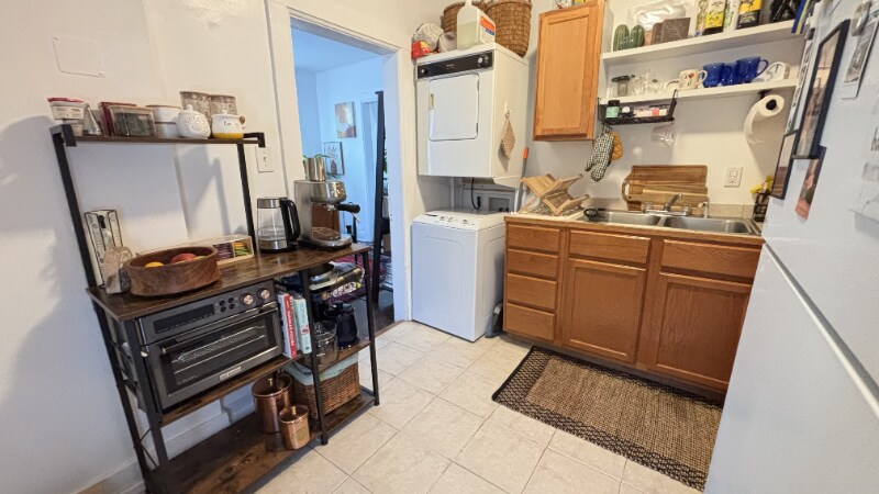 Building Photo - 2557 Grove St