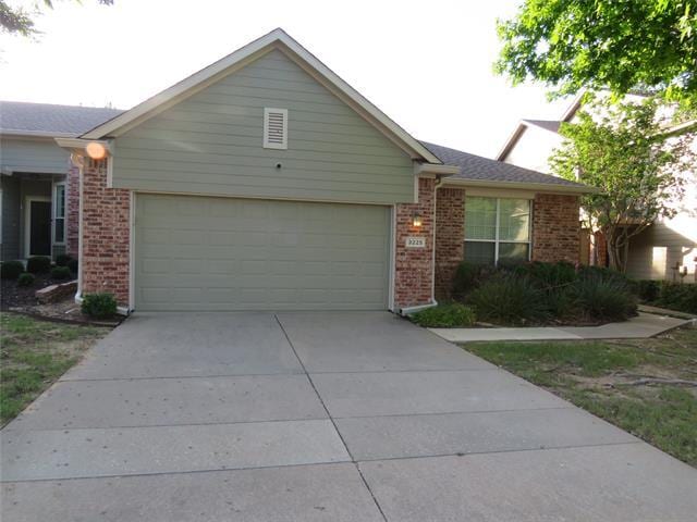 Primary Photo - 3225 Judge Holland Ln