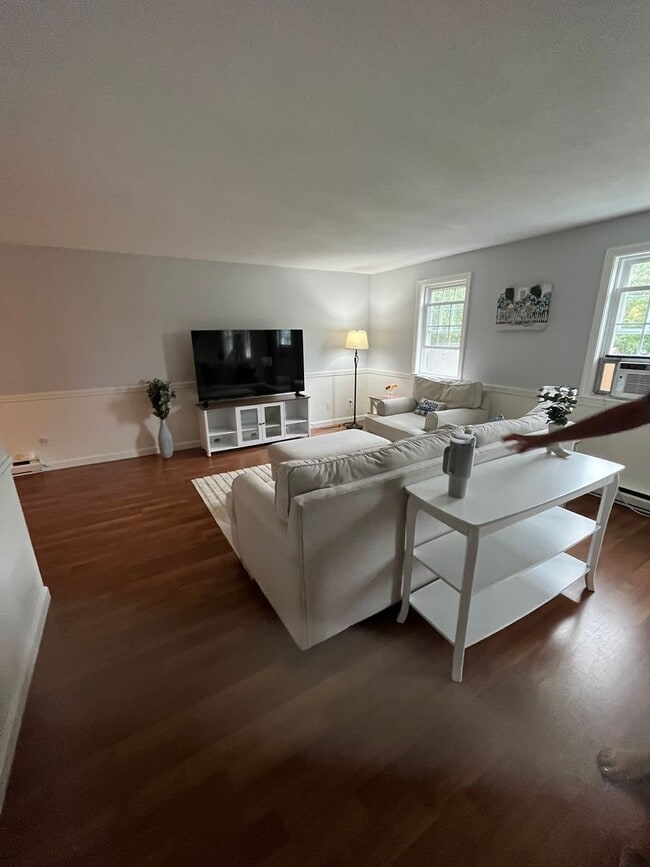 Building Photo - Fully updated 2Bd / 2Br Bassett Pond Condominium in West Yarmouth