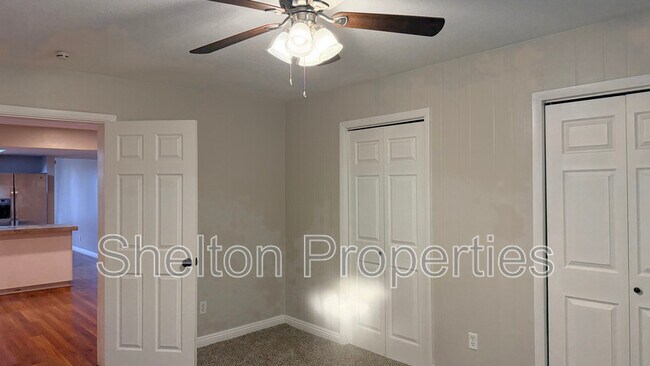 Building Photo - 523 E Malibu Dr